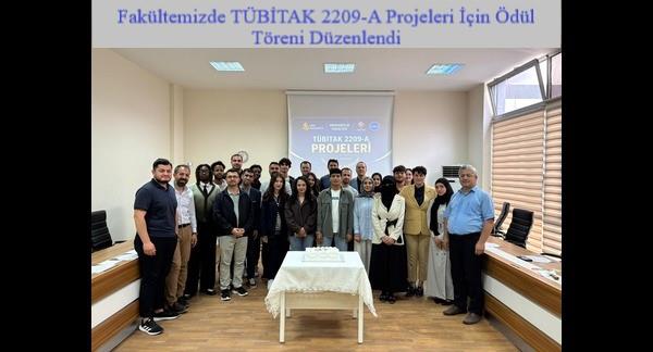 Fakültemizde TÜBİTAK 2209-A Projeleri İçin Ödül Töreni Düzenlendi